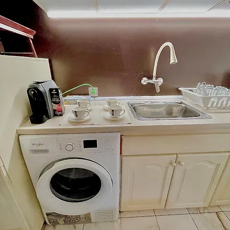 Apartment 2 Bedroom With Garage *