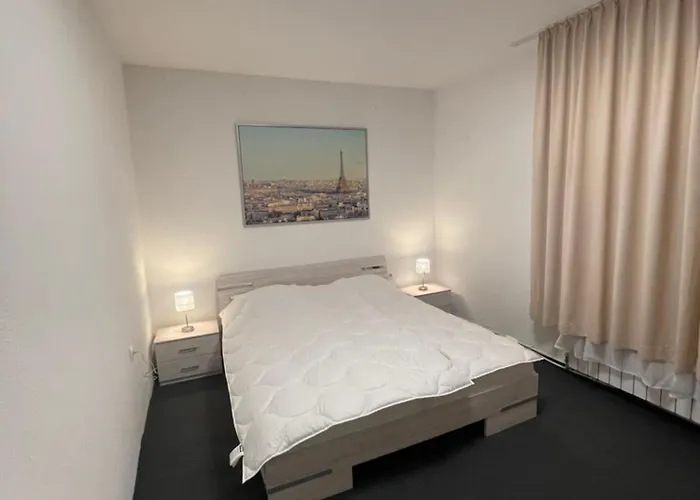 アパート 2 Bedroom With Garage *