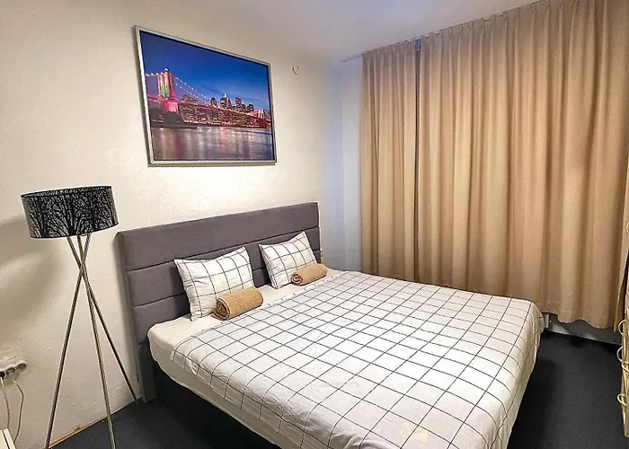 2 Bedroom With Garage アパート